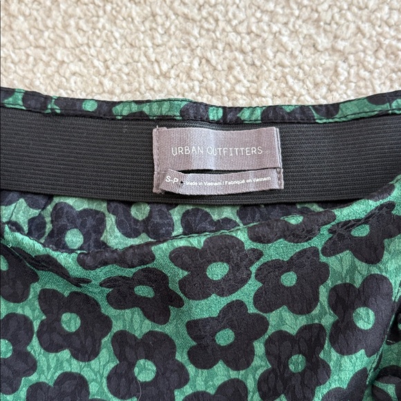 Urban Outfitters | UO Tayla Printed Button-Front Skirt - Picture 3 of 4